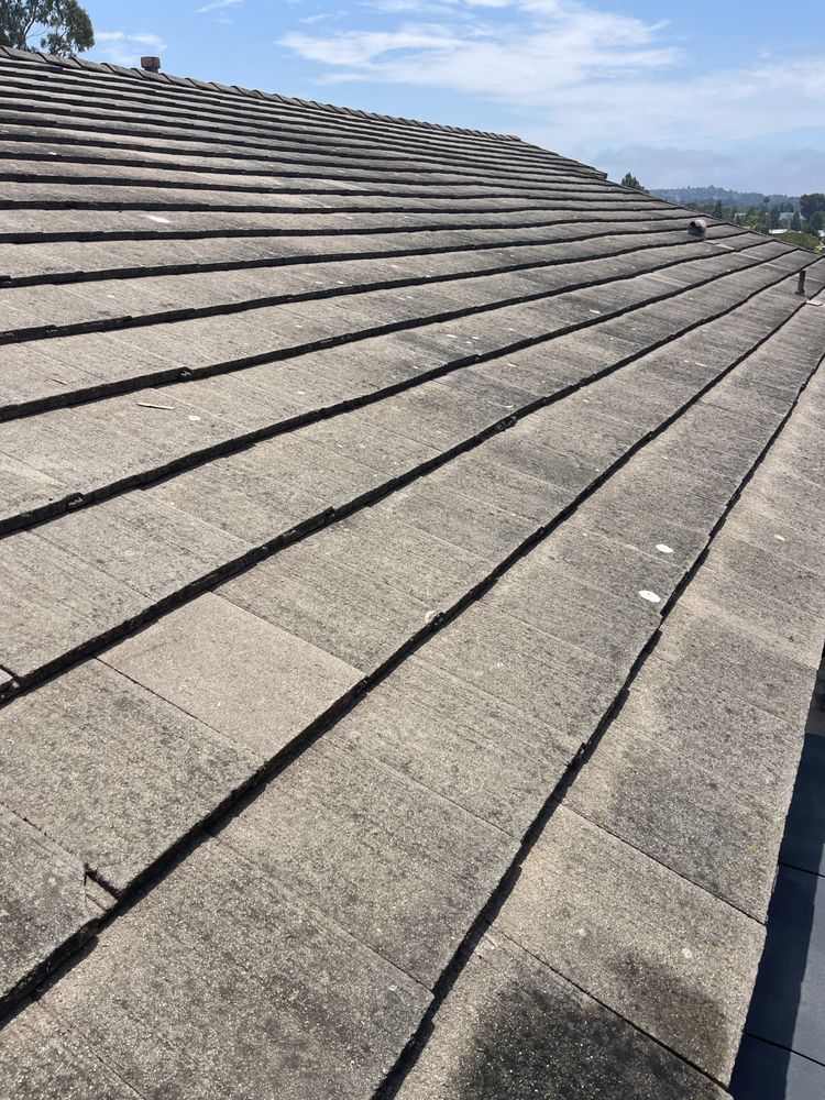 Slide of Wences Roofing Team