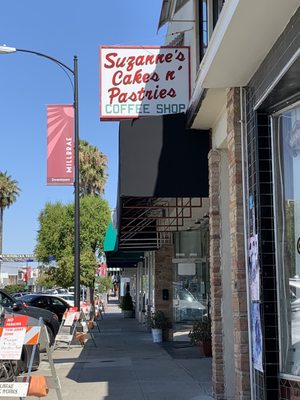 Suzanne's Cake & Pastry by null