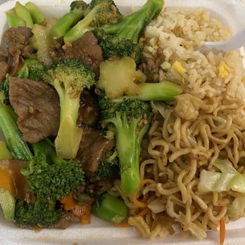 Asian Kitchen - Beef and broccoli supposedly fried rice and supposedly chow mein looks like broken down top Ramen - Chinese Near Me - Modesto, California
