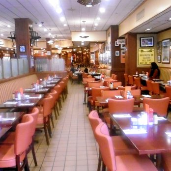 Junior's Restaurant - Classic 50's decor - Bakeries Near Me - Brooklyn, New York