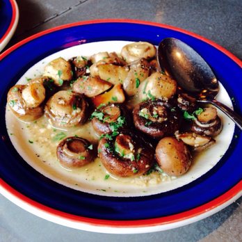 La Bodega - Mushrooms in white wine garlic sauce. - Tapas Bars Near Me - Kansas City, Missouri