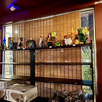 Koriente - entry area - Asian Fusion Near Me - Austin, Texas