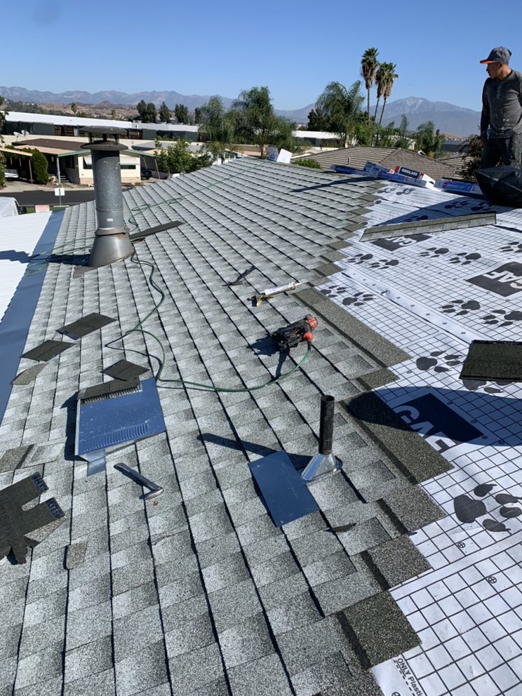 Slide of Markeasy Roofing