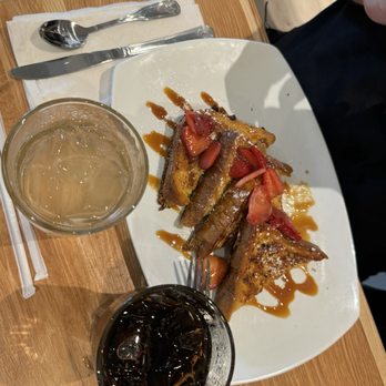 Broken Yolk Cafe - Breakfast & Brunch Near Me - McKinney, Texas