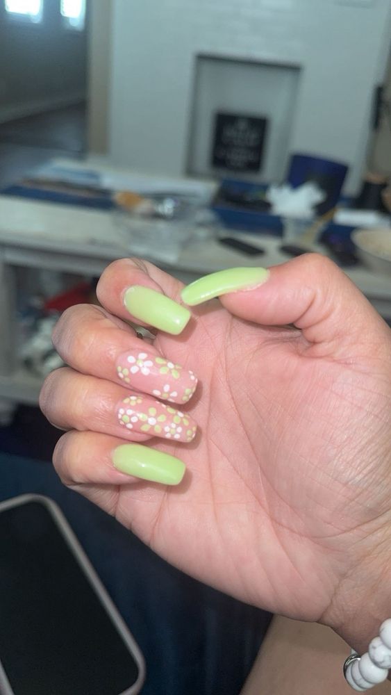 Nail Studio Logo
