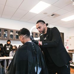 Cruz Firme Barbershop - Educación teaching others as well! Private classes! Cruz Firme