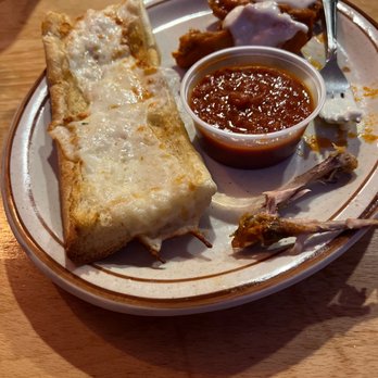 Galway House - Garlic Bread Parmesan 16 oz. New England Clam Chowder - Bars Near Me - Jamaica Plain, Massachusetts