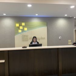 Holiday Inn Auburn-Finger Lakes Region - Check in desk