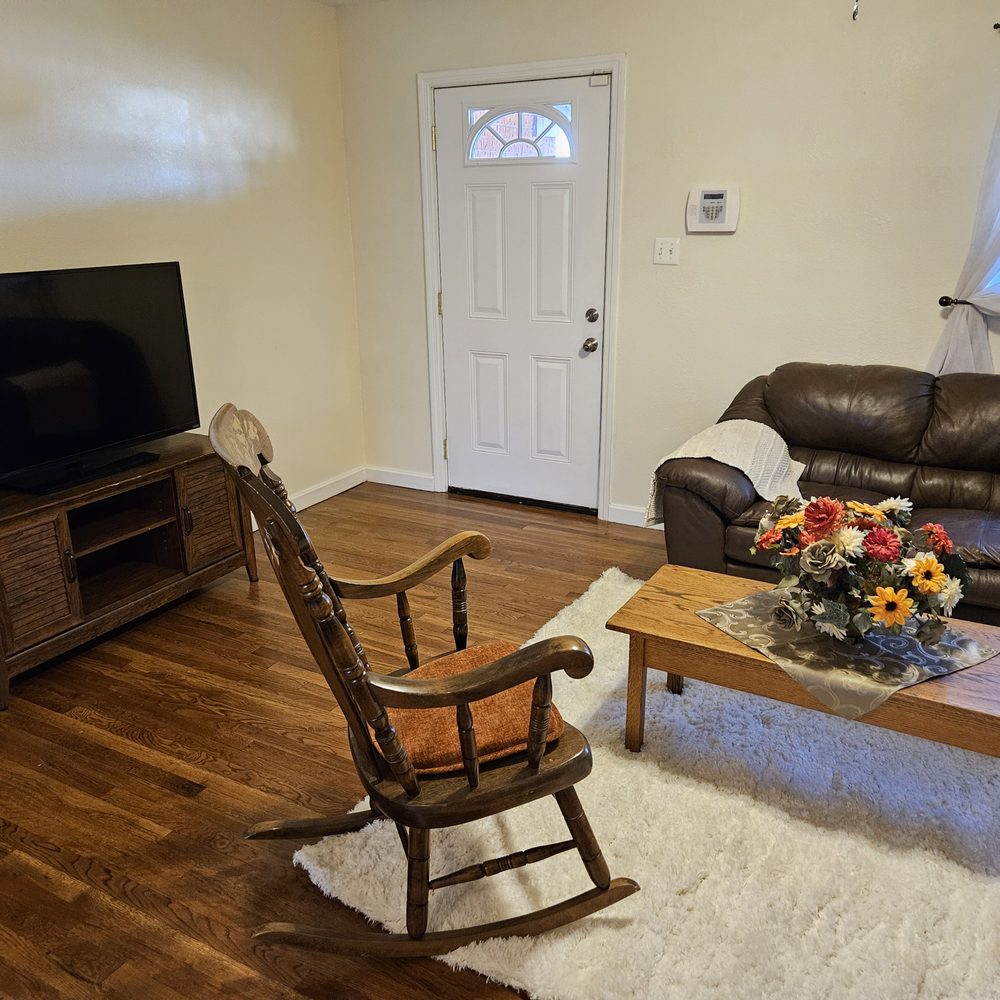 Diamond Design & Construction - a living room with leather furniture - General Contractors Near Me - Lawton, Oklahoma Diamond Design & Construction - a living room with leather furniture - General Contractors Near Me - Lawton, Oklahoma