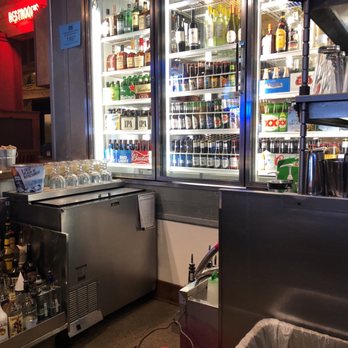 Logan's Roadhouse - Beer cooler at end of bar - Steakhouses Near Me - Dickson, Tennessee