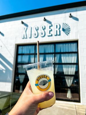 Kisser by null