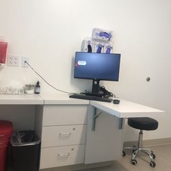 Southern California Orthopedic Institute - Comfortable patient room