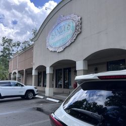 Sandy's Consignment Boutique - Exterior