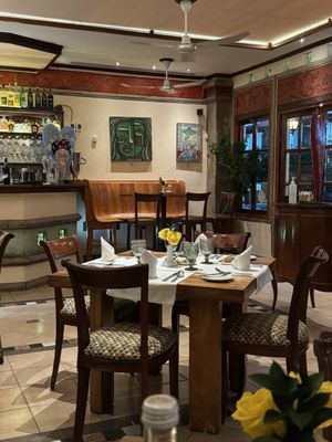 TRIO RESTAURANT by null