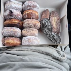 Heav'nly Donuts - A dozen of the stalest donuts we've ever had
