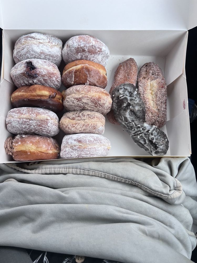 Heav'nly Donuts Logo