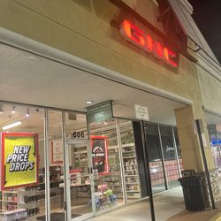 GNC - Store front in Pembroke Commons mall near Publix