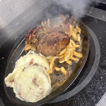 Applebee's Grill + Bar - Bourbon Street Steak* - American Near Me - York, Pennsylvania Applebee's Grill + Bar - Bourbon Street Steak* - American Near Me - York, Pennsylvania