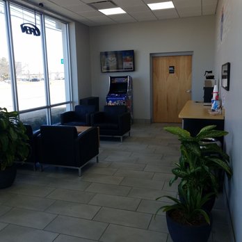 Interstate Auto Care - This is the clean and comfortable waiting room. Free video game for the kid in all of us! - Auto Repair Near Me - Madison Heights, Michigan