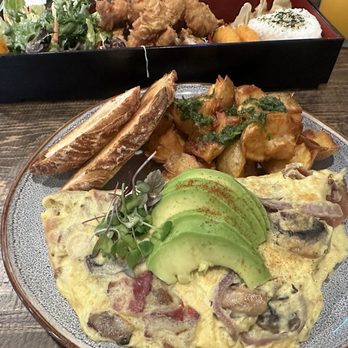 O2 Eatery - California Omelette Just Box - Fried Chicken - Breakfast & Brunch Near Me - Berkeley, California