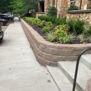 Blades Landscaping - steps leading to a building - Landscaping Near Me - Springdale, Arkansas Blades Landscaping - steps leading to a building - Landscaping Near Me - Springdale, Arkansas