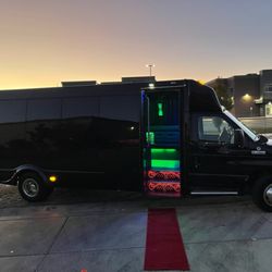 Luxury Limos - Red carpet services