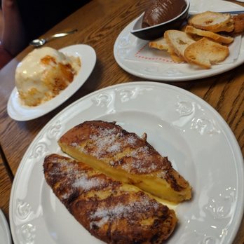 Tapeo - Bread pudding (front), Catalan cream foam (back left), chocolate with olive oil and salt (back right) - Tapas Bars Near Me - Barcelona, B