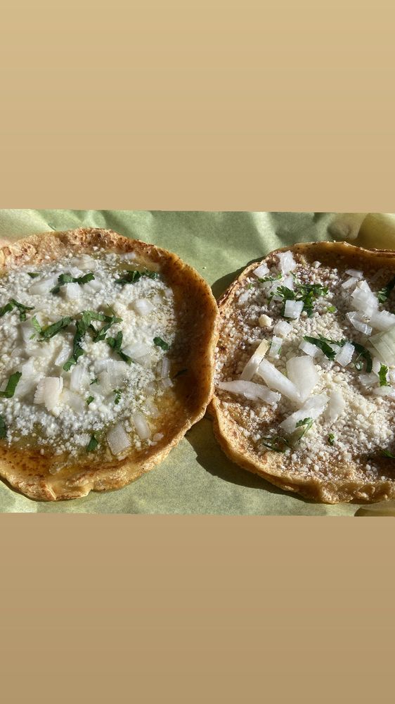 Antojitos El Colibri Logo