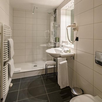 Hotel Chemnitzer Hof - Duschbad Kategorie Premium - Venues & Event Spaces Near Me - Chemnitz, SN