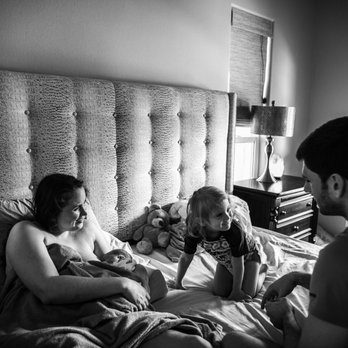 Sojourning Birth - Homebirth in Edinburg, Texas. Photos by Norma Hess Photography - Session Photography Near Me