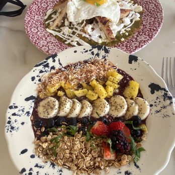 Little Hen - Acai Bowl the Original and Chiliquilles - Breakfast & Brunch Near Me - Weston, Florida Little Hen - Acai Bowl the Original and Chiliquilles - Breakfast & Brunch Near Me - Weston, Florida