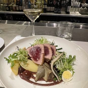 Monarque - Niçoise salad - Brasseries Near Me - Montreal, Quebec Monarque - Niçoise salad - Brasseries Near Me - Montreal, Quebec