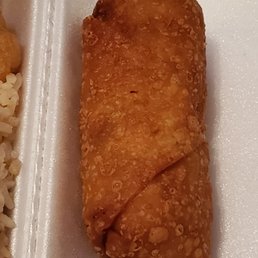 Egg roll that comes with the Happy Family Combination plate. Egg roll that comes with the Happy Family Combination plate.
