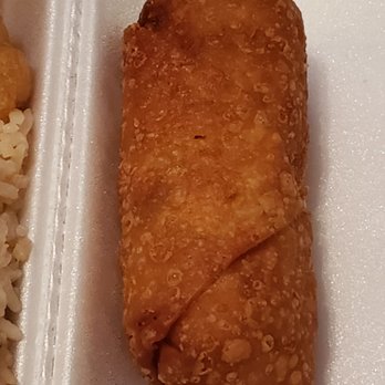 Chow's Express - Egg roll that comes with the Happy Family Combination plate. - Chinese Near Me - Muskogee, Oklahoma Chow's Express - Egg roll that comes with the Happy Family Combination plate. - Chinese Near Me - Muskogee, Oklahoma