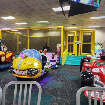 Chuck E. Cheese - Pizza Near Me - Fairview Heights, Illinois