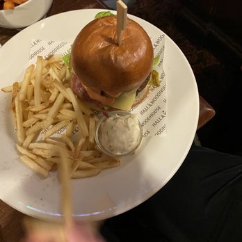 St Stephen's Tavern - Fish & Chips Near Me - London, XGL St Stephen's Tavern - Fish & Chips Near Me - London, XGL