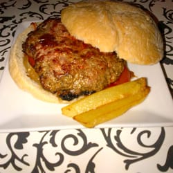 Tastum - Hamburguesa Mallorquina: sobrasada y queso de Mahón (dentro de la carne)