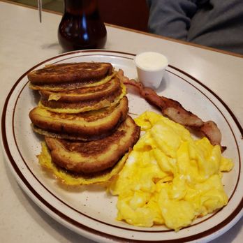 Delta Family Restaurant - Cinnamon French Toast with Scrambled Eggs and Bacon - American Near Me - Oshkosh, Wisconsin