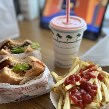 In-N-Out Burger - Fast Food Near Me - Mountain View, California In-N-Out Burger - Fast Food Near Me - Mountain View, California