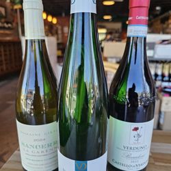 Craft Wine & Beer - Fantastic selections at craft beer & wine on Martin St.
