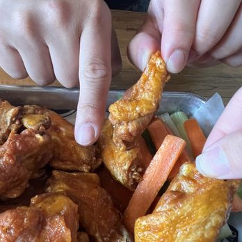 AJ Bombers - Buffalo wings - Burgers Near Me - Milwaukee, Wisconsin