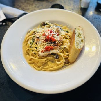 One North Kitchen & Bar - Blackened Chicken Alfredo 3PO - Bars Near Me - Lansing, Michigan
