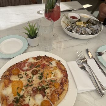 Splashes Restaurant - Margherita pizza & oysters - New American Near Me - Laguna Beach, California Splashes Restaurant - Margherita pizza & oysters - New American Near Me - Laguna Beach, California
