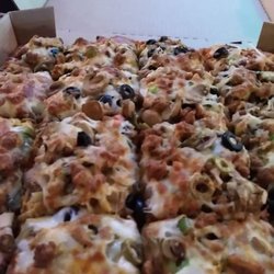 Knicker's Saloon - KNICKERS BEST PIZZA around