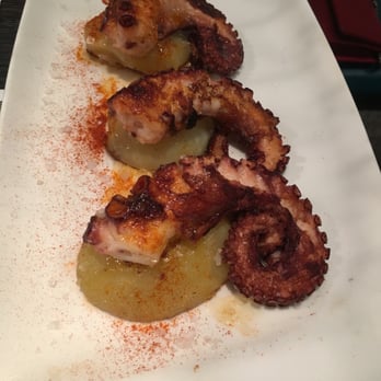 Vinitus - Pulpo a la parrilla! - Tapas Bars Near Me - Barcelona, B Vinitus - Pulpo a la parrilla! - Tapas Bars Near Me - Barcelona, B