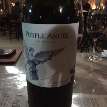 Earls Kitchen + Bar - Half off all wine bottles on Tuesday - New American Near Me - Miami, Florida