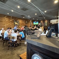 Full On Craft Eats & Drinks - Inside