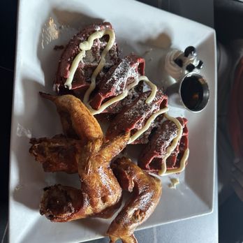 Esco Restaurant & Tapas Memphis - Chicken & Red Velvet Waffles - Lounges Near Me - Memphis, Tennessee