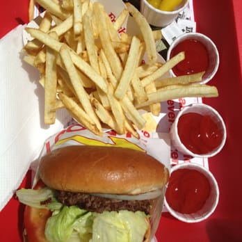 In-N-Out Burger - Fast Food Near Me - Millbrae, California