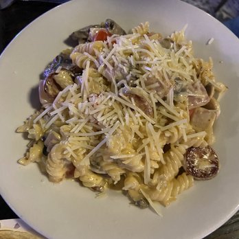 Pour House - Linguica and mushroom pasta - Bars Near Me - Bakersfield, California
